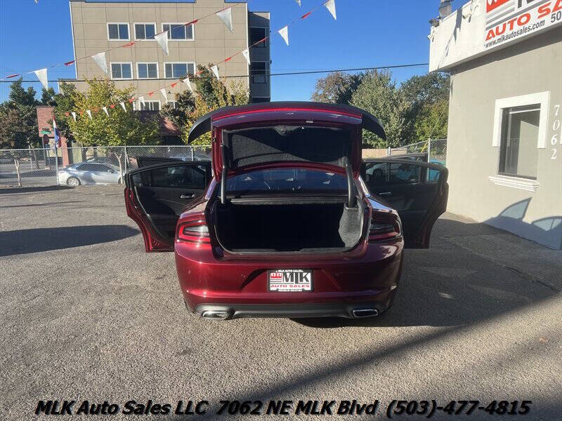 2017 Dodge Charger SE