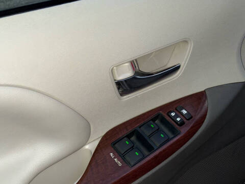 2014 Toyota Sienna XLE 8-Passenger