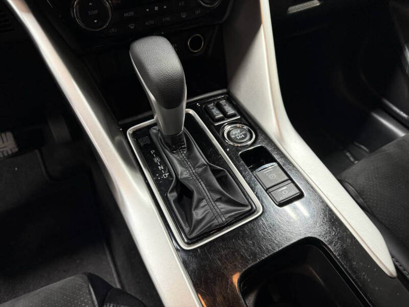 2024 Mitsubishi Eclipse Cross SE