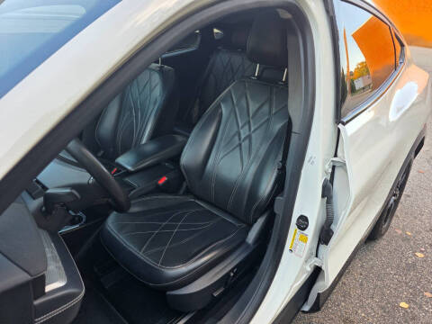 2021 Ford Mustang Mach-E California Route 1