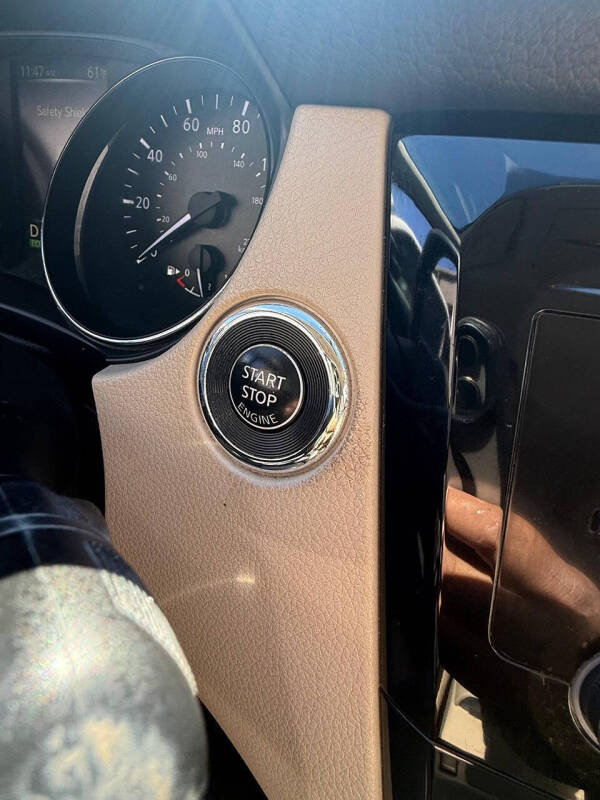 2017 Nissan Rogue SV