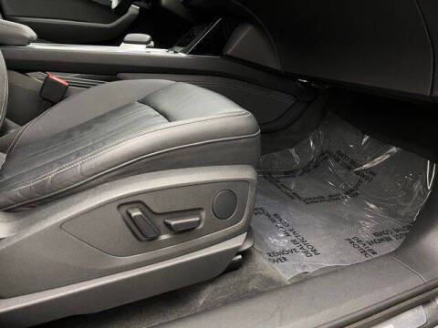 2022 Audi e-tron quattro Premium