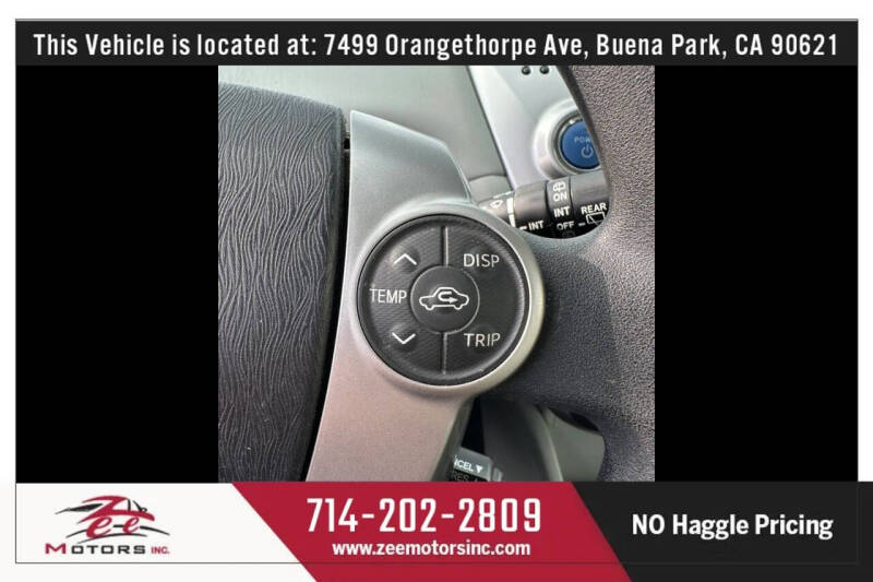 2013 Toyota Prius v Three
