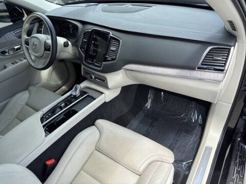 2022 Volvo XC90 Recharge T8 Inscription 6P