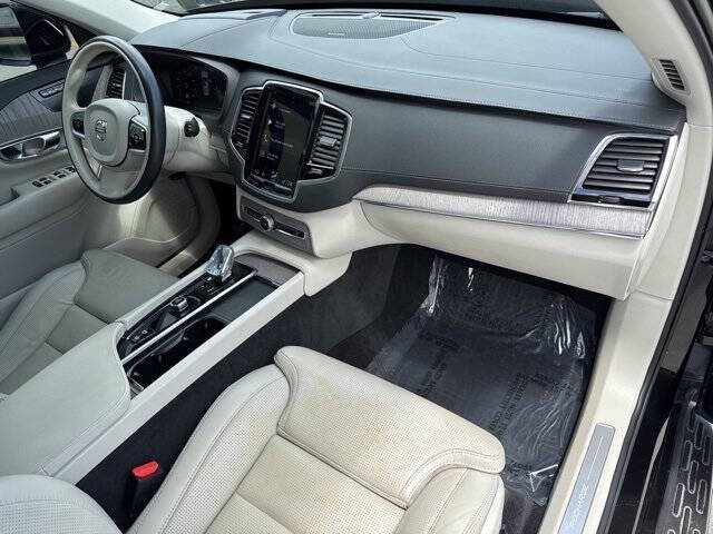 2022 Volvo XC90 Recharge T8 Inscription 6P