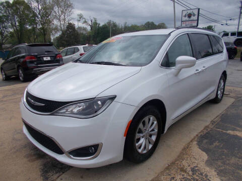 2017 Chrysler Pacifica Touring-L