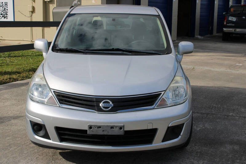 2011 Nissan Versa 1.8 S