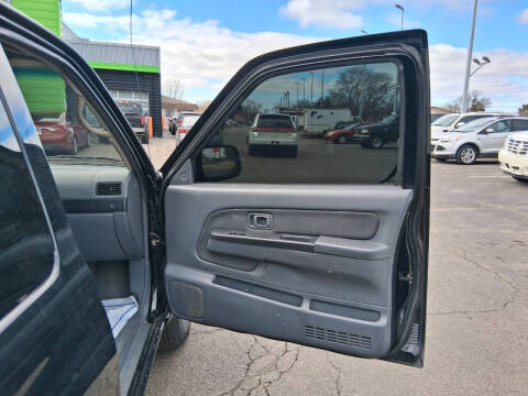 2004 Nissan Frontier XE