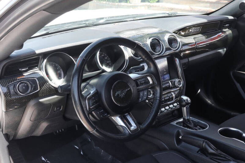 2020 Ford Mustang EcoBoost