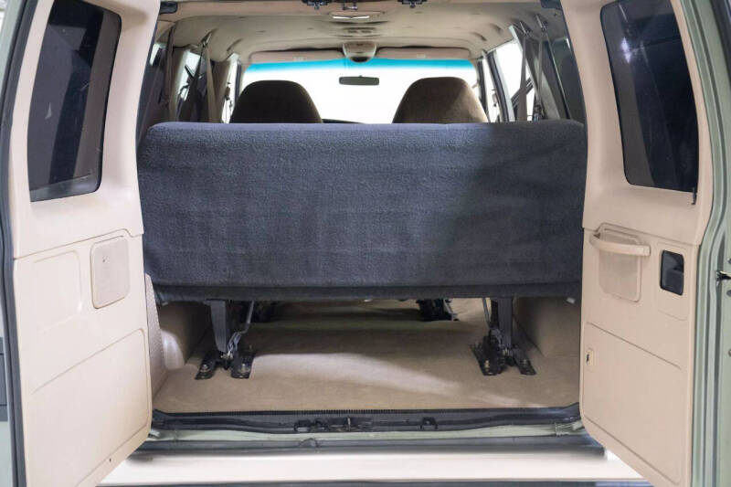 2002 Ford E-Series E-350 SD XLT