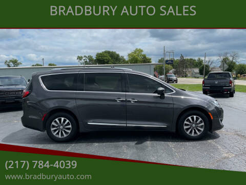 2020 Chrysler Pacifica for sale at BRADBURY AUTO SALES in Gibson City IL
