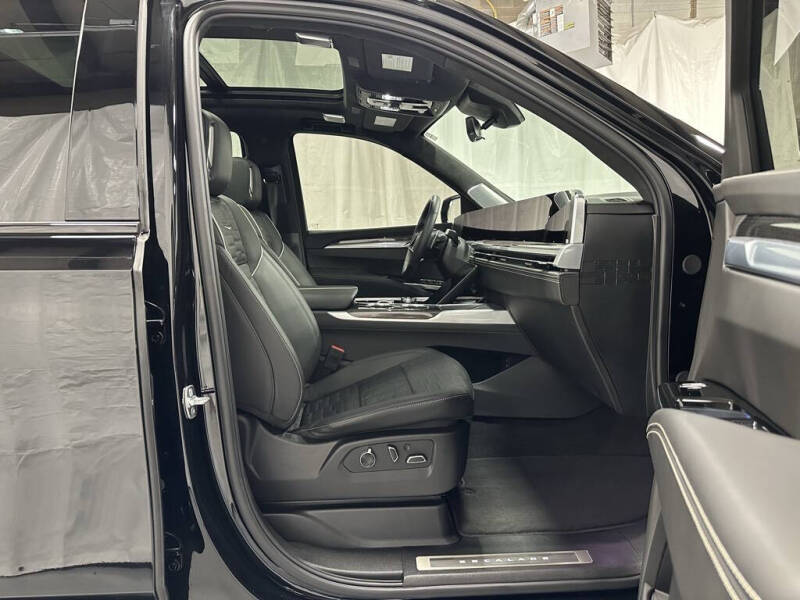 2025 Cadillac Escalade-V