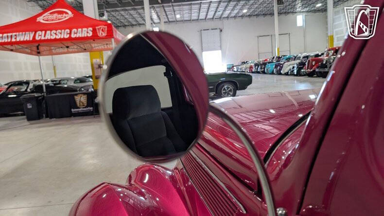 1937 Ford Tudor