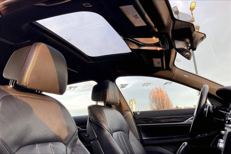 2022 BMW 7 Series 740i