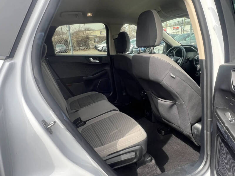 2020 Ford Escape SE