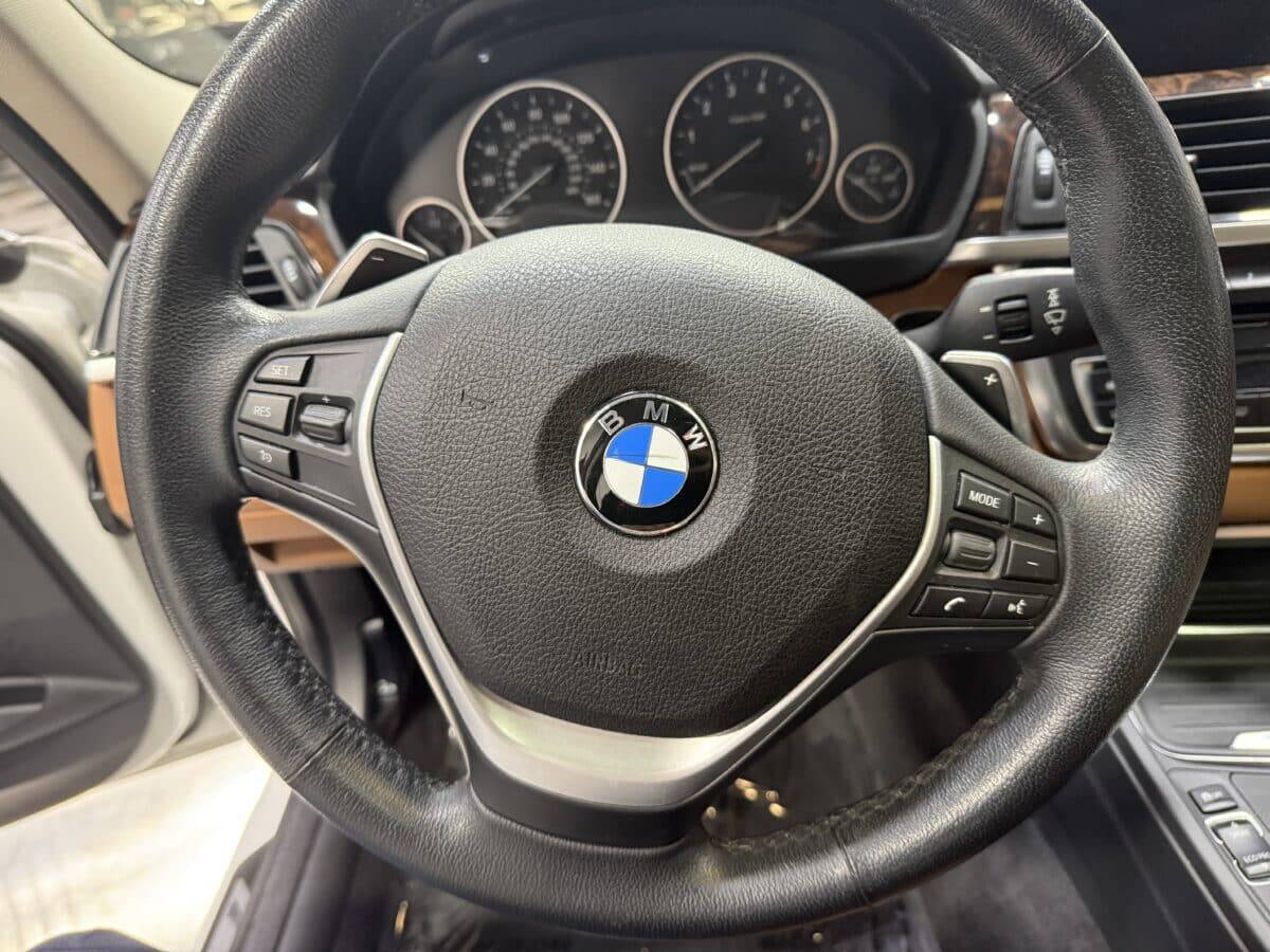 2014 BMW 3 Series 28