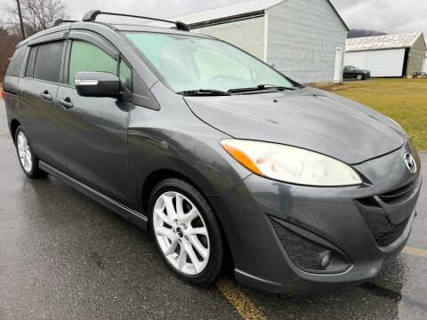 2013 Mazda MAZDA5 for sale at CAR TRADE in Slatington PA