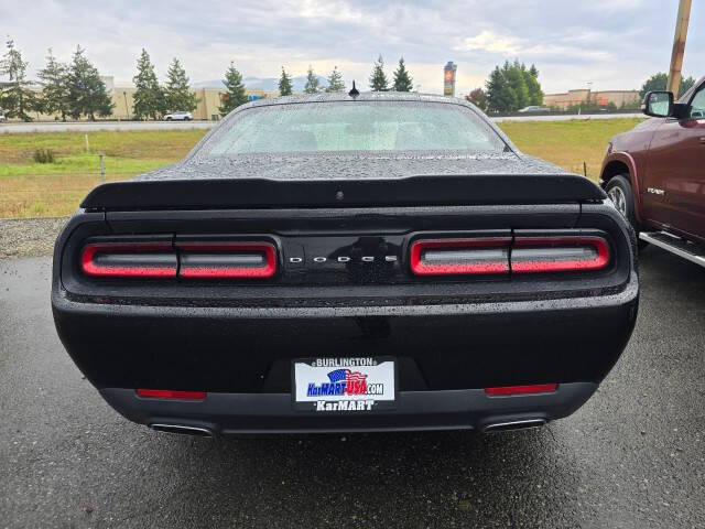 2017 Dodge Challenger SXT