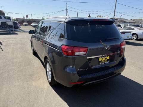 2016 Kia Sedona LX