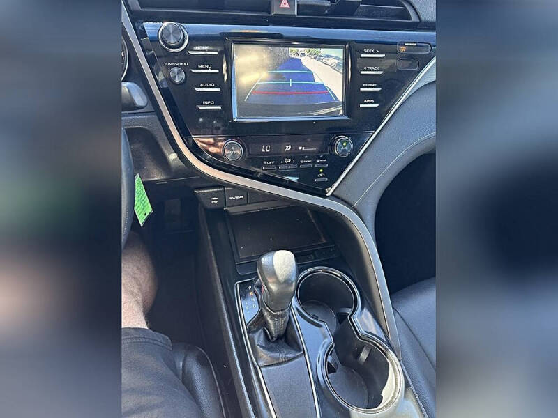 2018 Toyota Camry SE