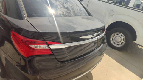 2013 Chrysler 200 LX