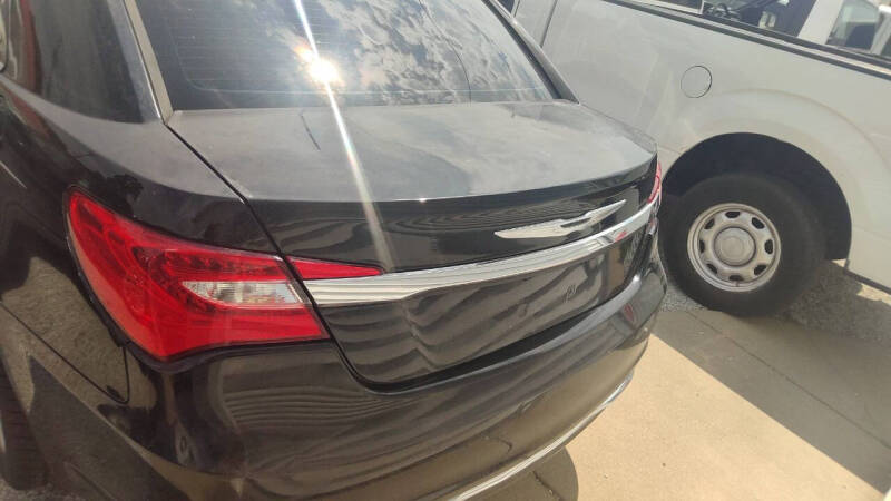 2013 Chrysler 200 LX