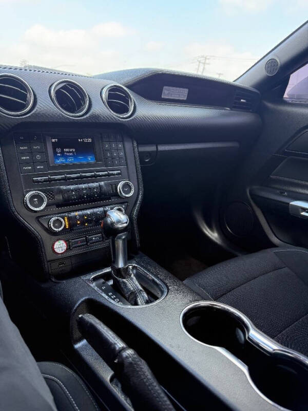 2015 Ford Mustang V6