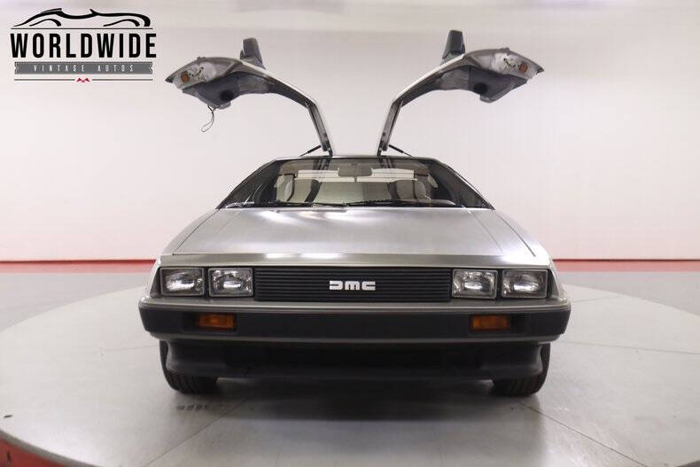 1981 DeLorean DMC-12