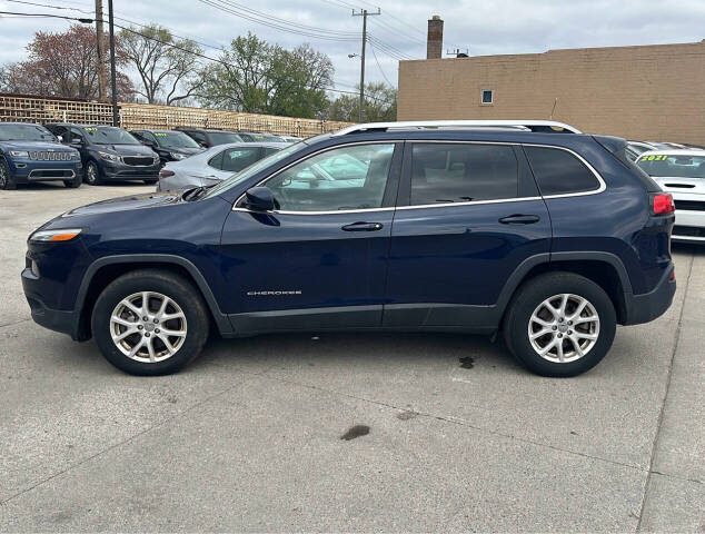 2016 Jeep Cherokee for sale at VIP Motor Sales in Hazel Park, MI