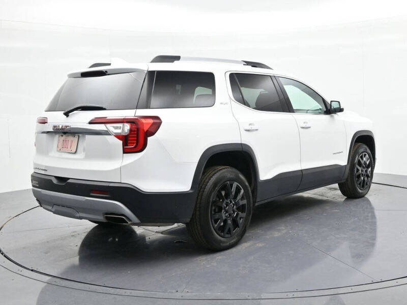 2023 GMC Acadia SLT