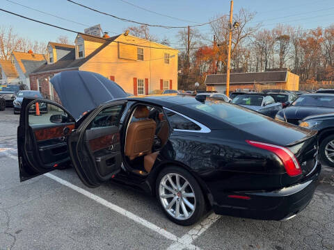 2016 Jaguar XJ R-Sport