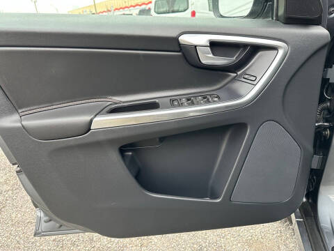 2017 Volvo XC60 T6 Dynamic