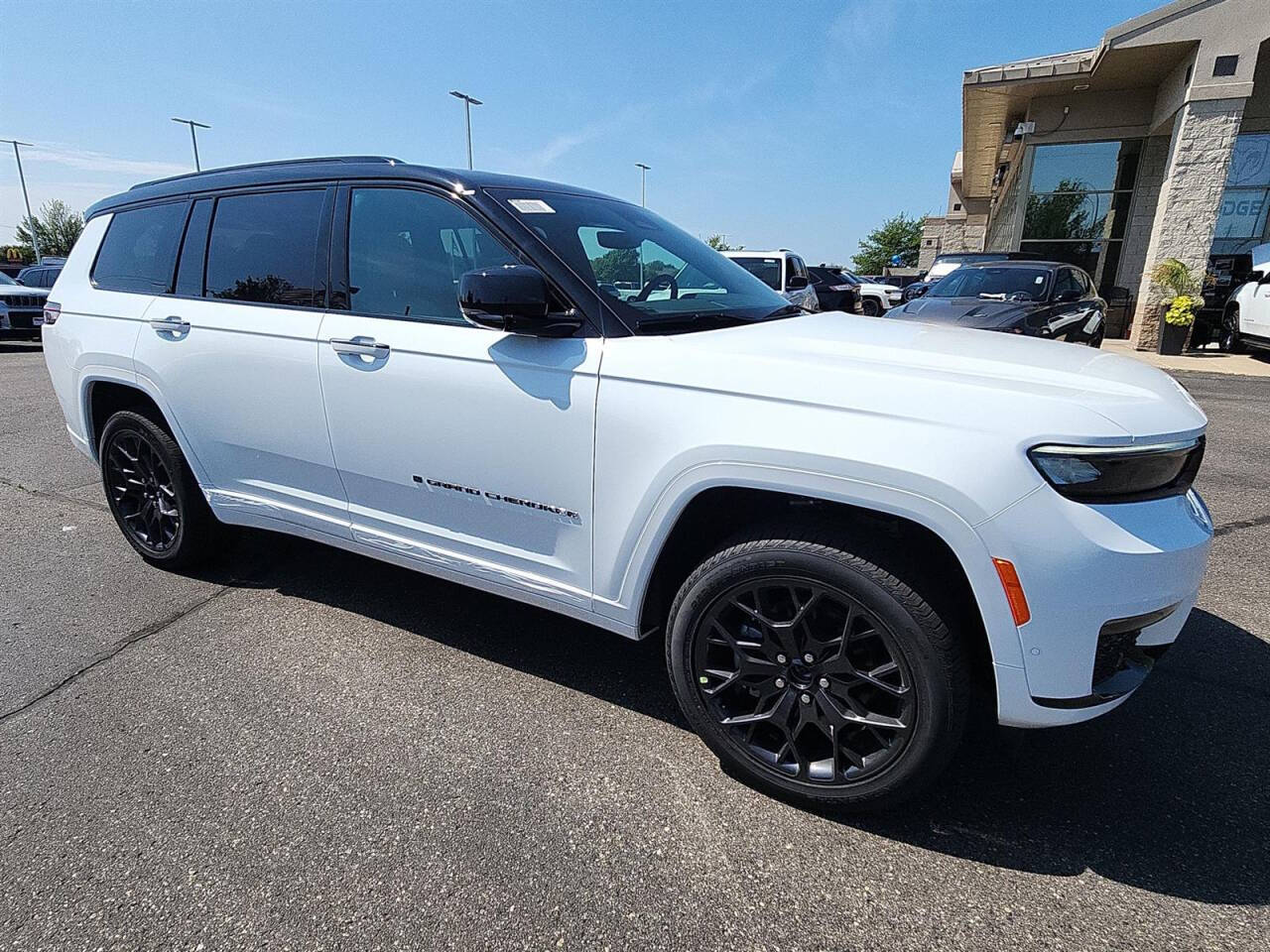 2024 Jeep Grand Cherokee L for sale at Victoria Auto Sales in Victoria, MN