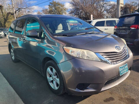 2015 Toyota Sienna LE 8-Passenger