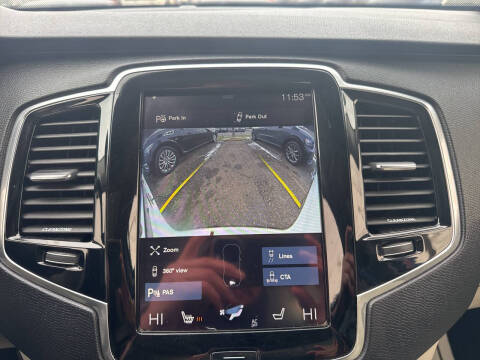 2016 Volvo XC90 T6 Momentum