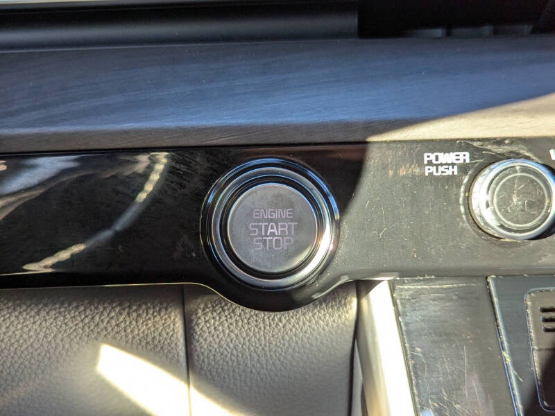 2024 Kia Carnival SX