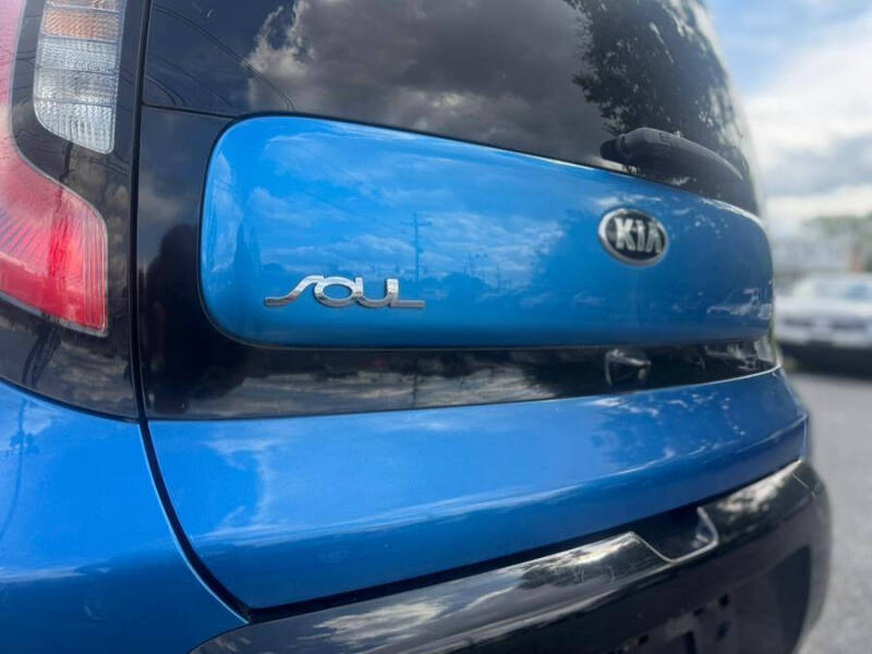 2016 Kia Soul +