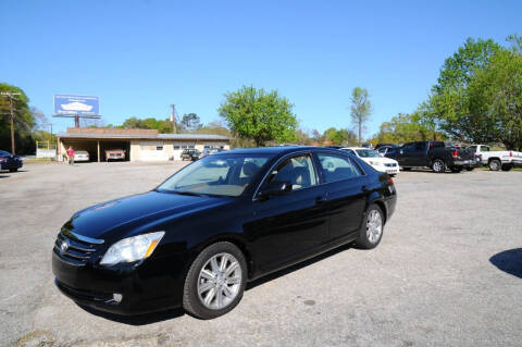 2006 Toyota Avalon for sale at RICHARDSON MOTORS in Anderson SC