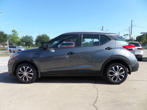 2019 Nissan Kicks S