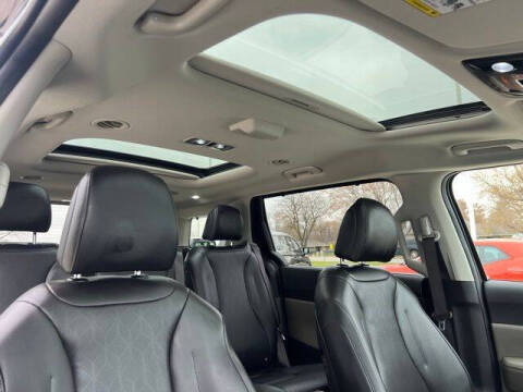 2025 Kia Carnival SX