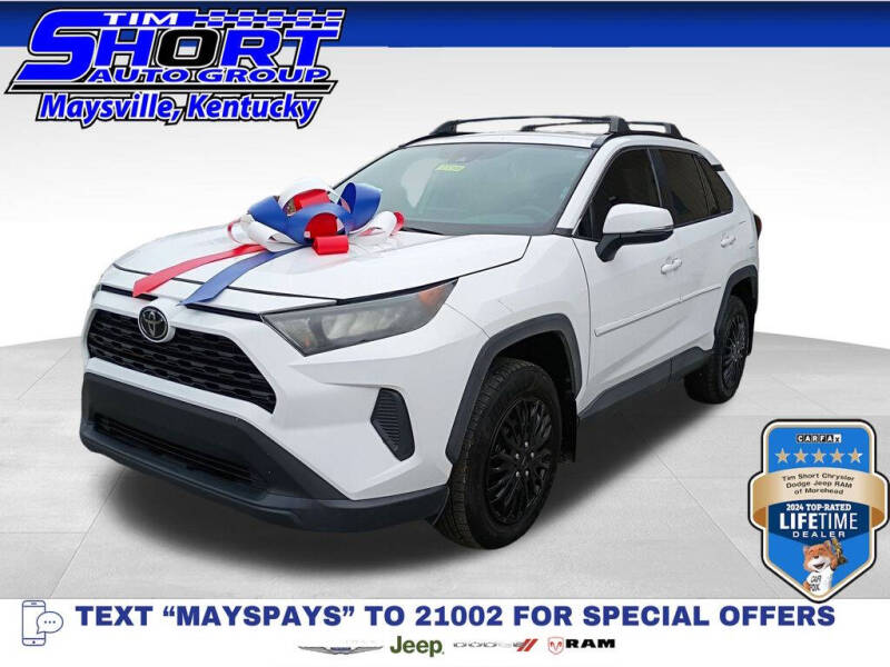 2020 Toyota RAV4 LE's photo
