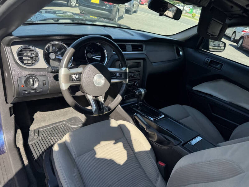 2012 Ford Mustang V6