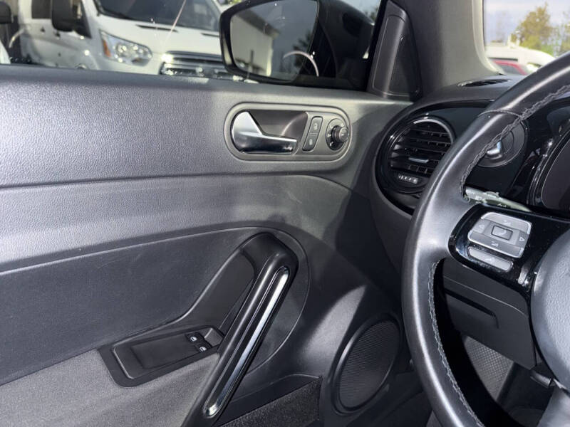 2018 Volkswagen Beetle 2.0T Coast