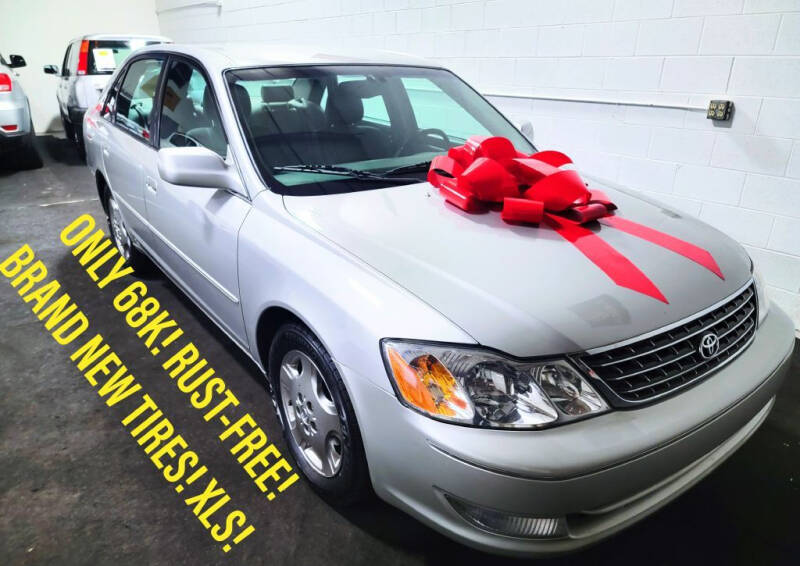 2004 Toyota Avalon for sale at Boutique Motors Inc in Lake In The Hills IL