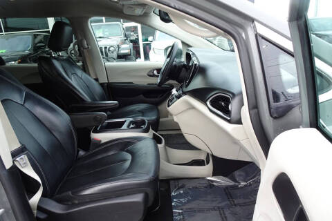 2022 Chrysler Pacifica Touring L