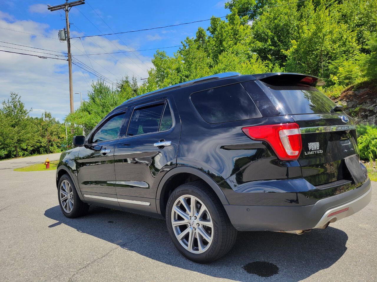 View vehicle photo 7
