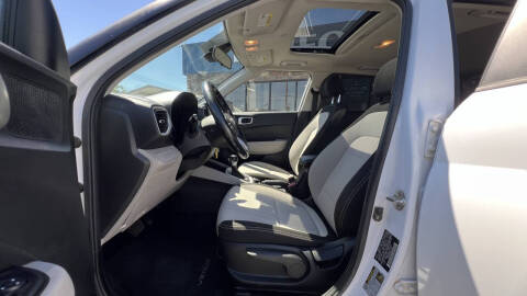 2020 Hyundai Venue SEL