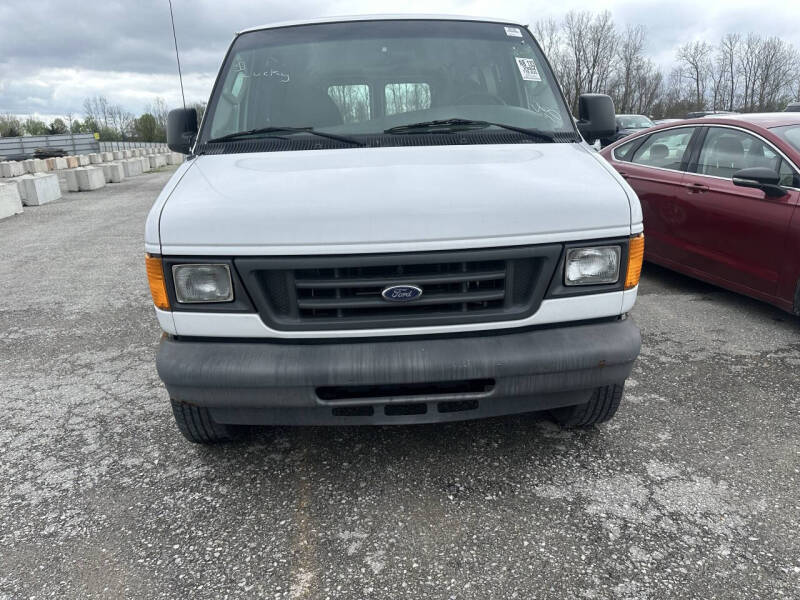 2004 Ford E-Series E-350 SD