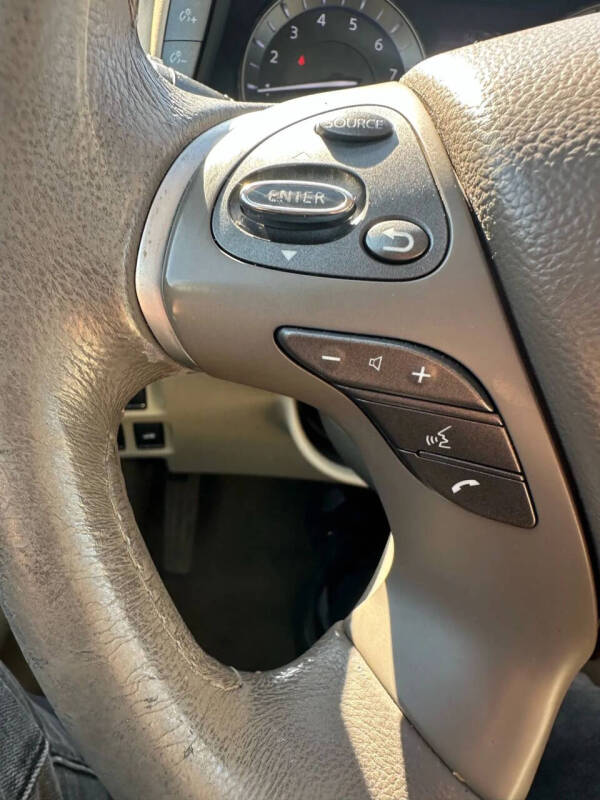 2013 Infiniti M37