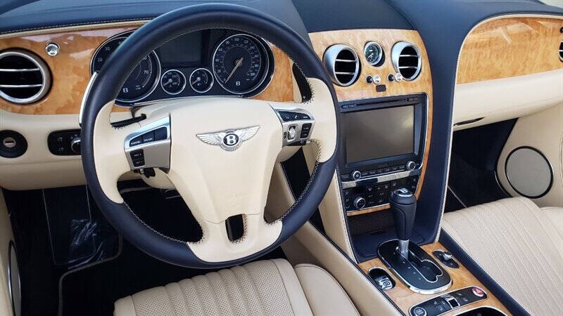 2016 Bentley Continental GT Base photo 15